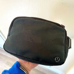 Lululemon belt bag
